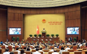 Quốc hội thảo luận giải pháp thực hiện mục tiêu tăng trưởng "2 con số"