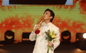 Dư âm giải Cống hiến lần 20 - 2026: Bản lĩnh, tầm vóc "Nam ca sĩ của năm"