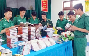 Bồi dưỡng bản lĩnh chính trị từ văn hóa đọc cho cán bộ, chiến sĩ nơi tuyến đầu Tổ quốc
