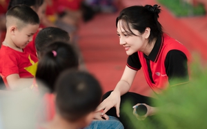 Bảo Anh mang niềm vui đến trẻ em vùng biên cương