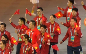 Chùm ảnh: Đoàn Thể thao Việt Nam rạng rỡ tại lễ khai mạc Đại hội Thể thao Bãi biển châu Á 2026