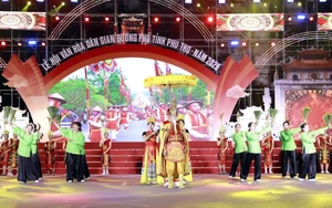 Phú Thọ: Chương trình văn hóa dân gian đường phố “Thanh âm nguồn cội”