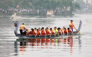 Giỗ Tổ Hùng Vương: Hội thi bơi chải truyền thống vùng Đất Tổ
