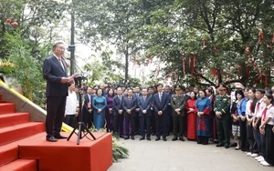 Tổng Bí thư, Chủ tịch nước Tô Lâm dâng hương tưởng niệm các Vua Hùng