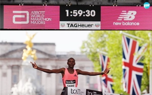 Vô địch London Marathon 2026 với thành tích sub 2, Sabastian Sawe đi vào lịch sử