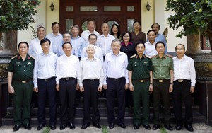 Tổng Bí thư, Chủ tịch nước Tô Lâm thăm các đồng chí nguyên lãnh đạo Đảng, Nhà nước và Mẹ Việt Nam Anh hùng