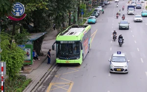 Hà Nội đặt mục tiêu 30% đi lại bằng phương tiện công cộng để giảm ùn tắc