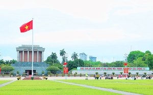 Từ Thủ đô đến Thành phố mang tên Bác: Sắc màu tự hào ngày 30/4