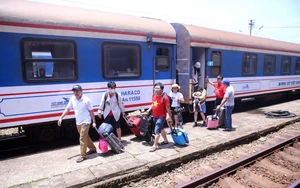 Tăng giá vận chuyển bằng tàu hoả từ hôm nay 5/4