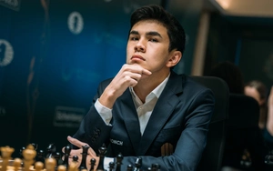 'Kẻ hủy diệt' 20 tuổi làm rúng động Candidates, vua cờ Magnus Carlsen cũng phải ngỡ ngàng