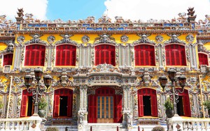 Đỉnh cao nghệ thuật khảm sành sứ ở di sản Huế