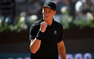 Tin nóng thể thao tối 13/5: Jannik Sinner nói về sự khác biệt sau khi cân bằng kỷ lục của Djokovic