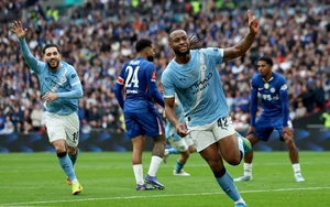 Siêu phẩm của Semenyo giúp Man City vượt qua Chelsea, giành FA Cup