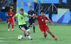 HLV Roland nói lời gan ruột với U17 Việt Nam sau trận thua Australia