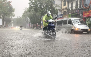 Dự báo thời tiết ngày 18/5: Bắc Bộ mưa rất to, cảnh báo lũ quét, sạt lở đất