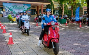 Chỉ còn ít ngày để nhận đủ "combo" ưu đãi với mẫu xe đổi pin không cần bằng lái VinFast Evo Lite