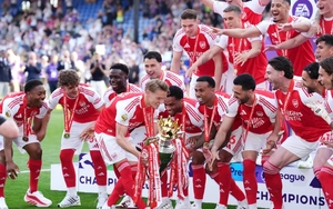 Arsenal và MU kiếm bộn tiền sau khi Premier League khép lại
