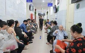 Nắng nóng cực đoan tiềm ẩn nguy cơ suy thận cấp do mất nước