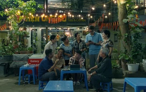 “Dưới ô cửa sáng đèn”: Chuyện đời ở khu tập thể giữa lòng đô thị hiện đại