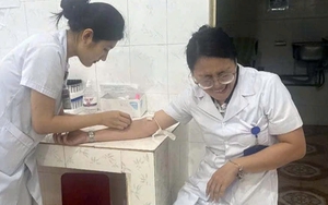 Nhiều y, bác sĩ kịp thời hiến máu cứu sản phụ qua cơn nguy kịch