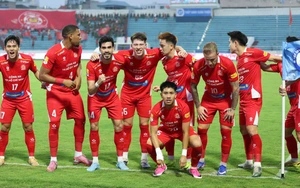 HLV Kim Sang Sik chứng kiến nhiều bất ngờ ở sân Thiên Trường