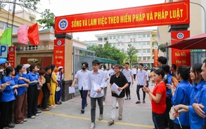 Thí sinh hoàn thành môn thi đầu tiên kỳ thi tốt nghiệp THPT năm 2026