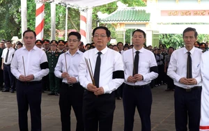 Gia Lai truy điệu, an táng 18 hài cốt liệt sĩ quân tình nguyện và chuyên gia Việt Nam hy sinh trên đất bạn Campuchia