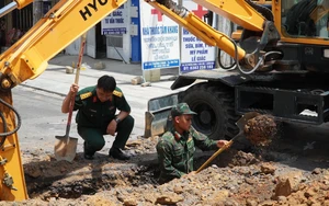 Bắt đầu đào rãnh ngang thăm dò, tìm kiếm hài cốt liệt sĩ tại đường Trường Chinh, Quảng Ngãi