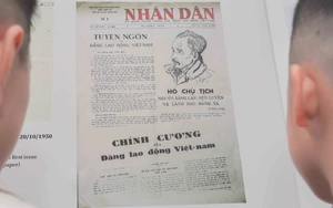 Trưng bày chuyên đề "Bút thép, lòng son"