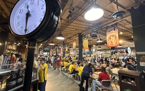 Kí sự World Cup: Một buổi trưa ở chợ Reading Terminal