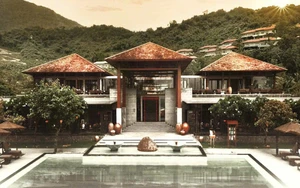 VUNGOC&SON mang "Mùa hè đẹp nhất" đến vịnh Lăng Cô
