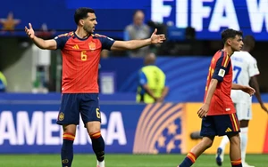World Cup 2026: “Bốc” thuốc giải chuyền bóng cho De La Fuente