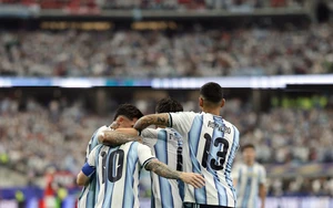 Messi lập cú đúp lịch sử, Argentina thắng dễ Áo để đi tiếp ở World Cup 2026