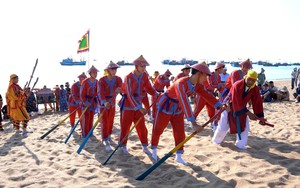 Đánh thức tiềm năng du lịch làng biển
