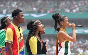 Nghệ sĩ trẻ Tyla - một Shakira mới của World Cup?