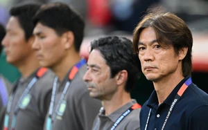 Park Ji Sung chỉ trích ĐT Hàn Quốc: 'Đã thua rồi thì phải mạo hiểm hơn, một bàn hay mấy bàn còn quan trọng không'