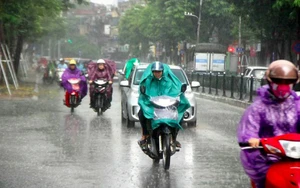 Dự báo thời tiết ngày 27/6: Bắc Bộ, Nam Bộ có mưa dông, miền Trung nắng nóng bao trùm