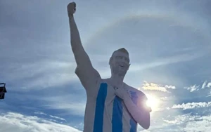 Tượng Messi cao 26m ở Argentina gây tranh cãi