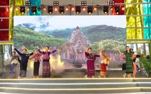Giai điệu hữu nghị kết nối Thành phố Hồ Chí Minh với bạn bè quốc tế