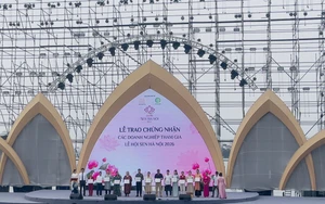 Lễ hội Sen Hà Nội 2026 thu hút khoảng 300.000 lượt khách tham quan, trải nghiệm