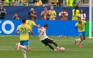 Ngôi sao Nhật Bản ghi bàn 'như trong truyện tranh' khi sút tung lưới Brazil