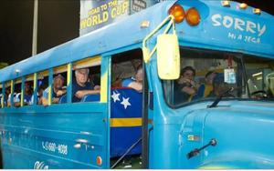 ĐT Curacao đến World Cup 2026 bằng xe bus không có cửa sổ