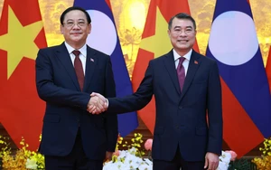 Thủ tướng Lê Minh Hưng và Thủ tướng Lào Sonexay Siphandone hội đàm