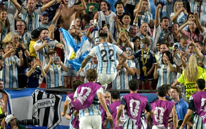 Báo Pháp: Tiền đạo Argentina thoát thẻ đỏ ở cuối trận thắng Thụy Sĩ