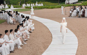Những con số phía sau show diễn “Mùa hè đẹp nhất” của VUNGOC&SON