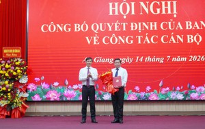 Trung tướng Đinh Văn Nơi giữ chức Phó Bí thư Tỉnh ủy An Giang, kiêm Bí thư Đảng ủy đặc khu Phú Quốc