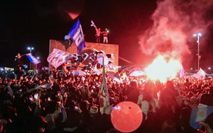 CĐV Anh và Argentina ẩu đả sau bán kết World Cup 2026, nhiều người bị cảnh sát có vũ trang bắt giữ