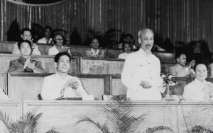 Chỉ thị 07 của Bộ Chính trị về đẩy mạnh học tập, thực hành tư tưởng, đạo đức, phương pháp, phong cách Hồ Chí Minh trong giai đoạn phát triển mới