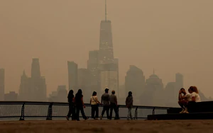 Thư nước Mỹ: New York đón chào trận chung kết bằng khói bụi