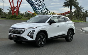 Một chiếc xe hybrid Trung Quốc nhiều thứ hay phết!
